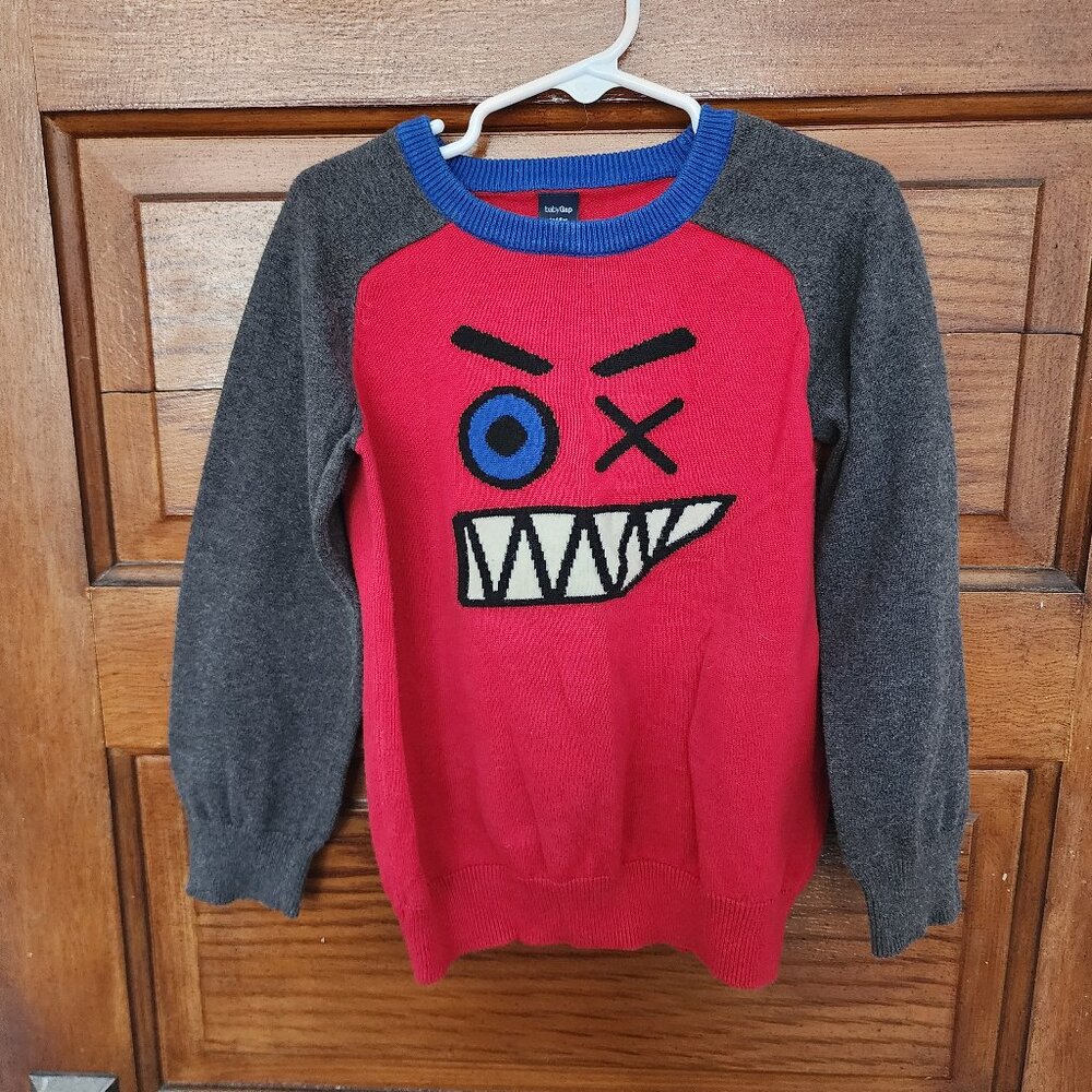 Adorable sweater, babyGap size 5T